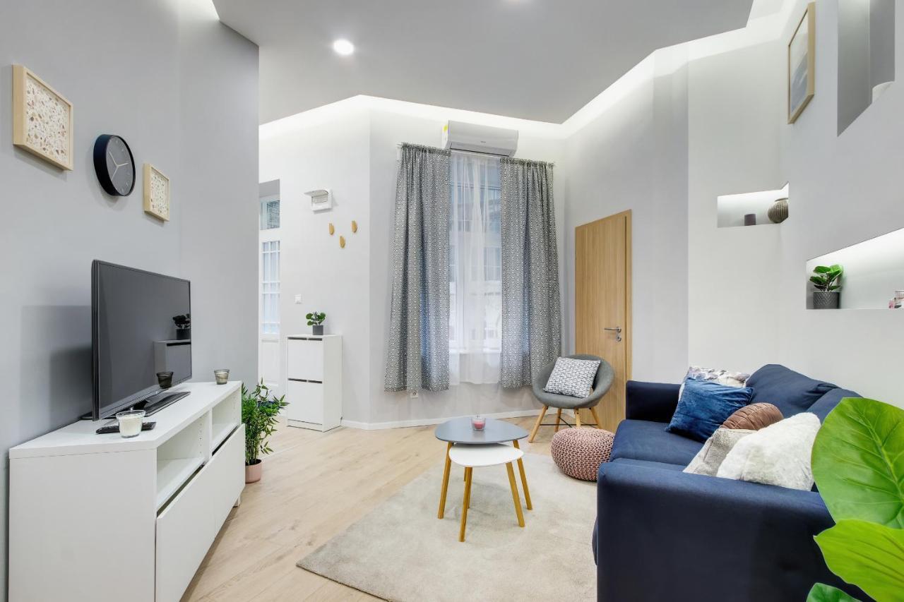 Central Studio At Oktogon Budapest Eksteriør billede